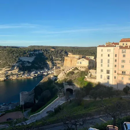 1 Avec Vue Sur Le Port Bonifacio (Corsica)