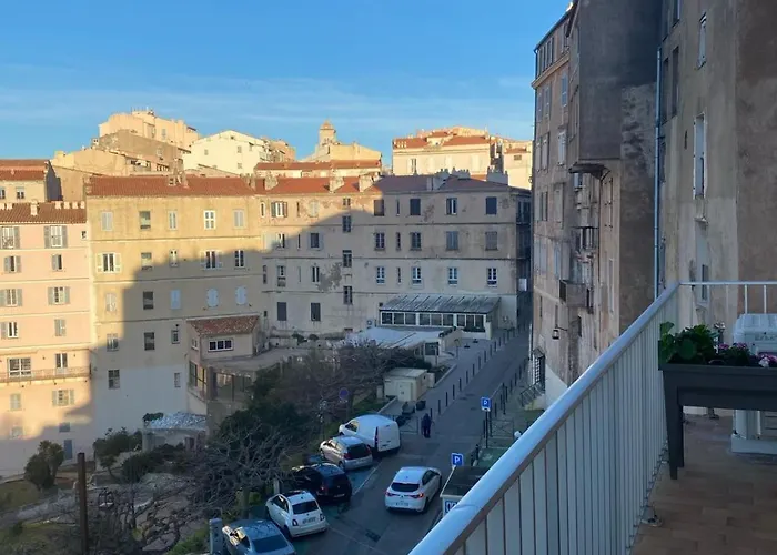 1 Avec Vue Sur Le Port